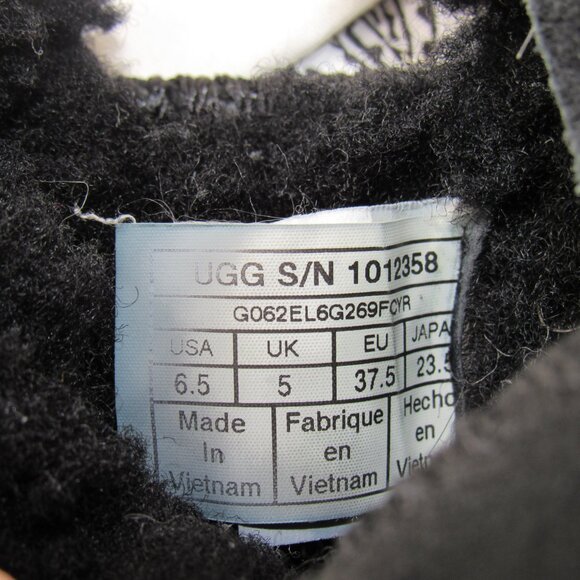 Ugg MCKAY Black Shearling Ankle Booties Women's 6.5 - Picture 9 of 9